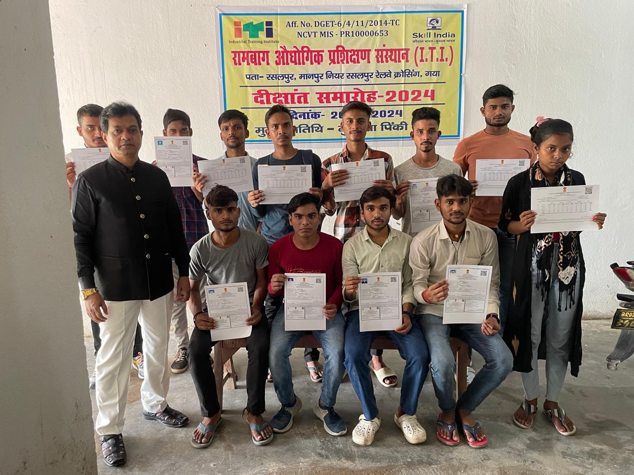 Certificate Distribution Photo 5